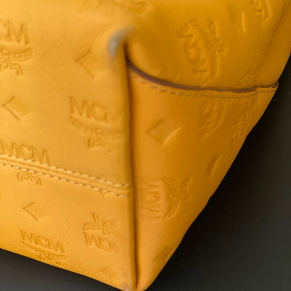 MCM Hobo Bag, Golden Mango - Picture 9 of 16